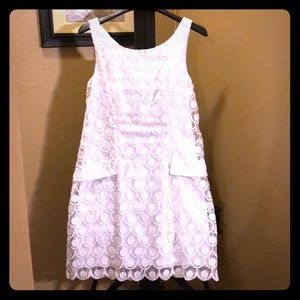 Sleeveless polyester form fitted dress